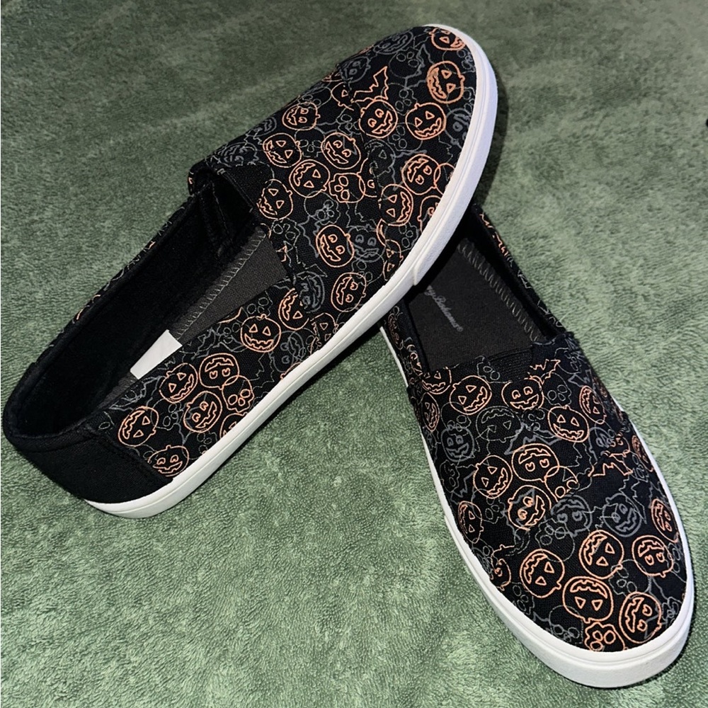 TOMMY BAHAMA SLIP ON HALLOWEEN SHOES,like new